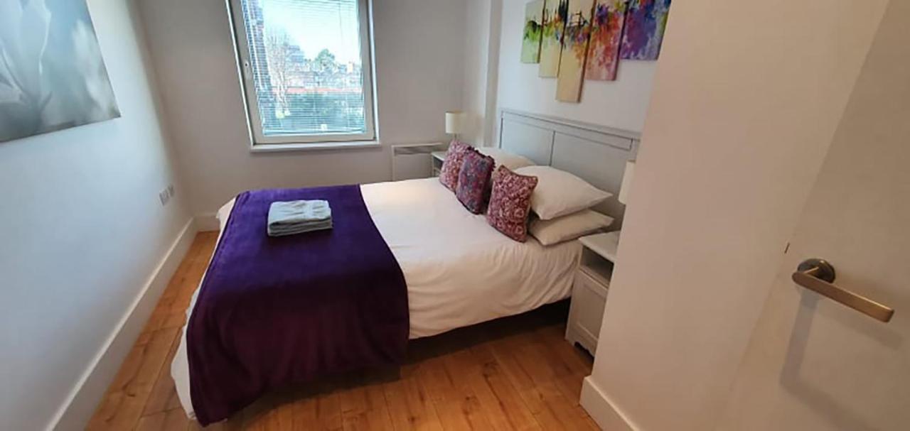 Bright & Spacious Double Bedroom With Ensuite And Concierge! Paid Parking Available London Bagian luar foto