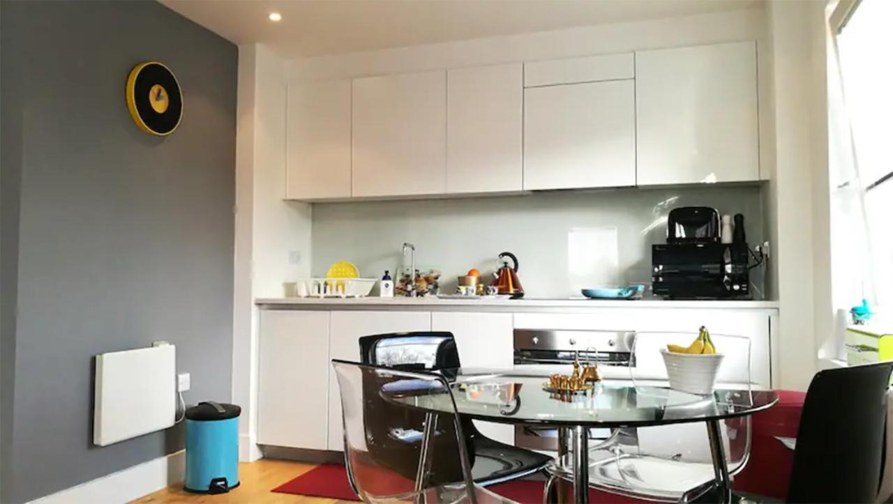 Bright & Spacious Double Bedroom With Ensuite And Concierge! Paid Parking Available London Bagian luar foto