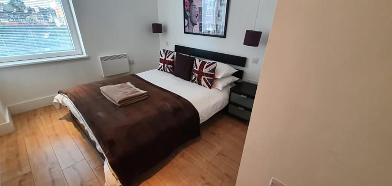 Bright & Spacious Double Bedroom With Ensuite And Concierge! Paid Parking Available London Bagian luar foto